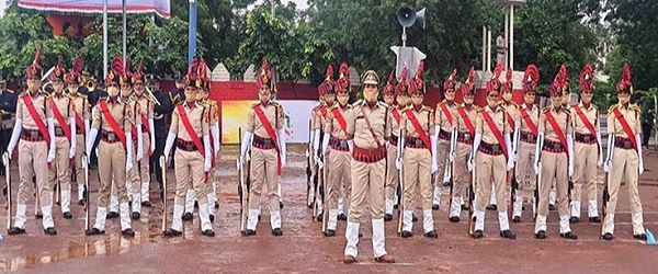 रायपुर पुलिस परेड ग्राउंड में जवानों ने किया फुल ड्रेस फाइनल रिहर्सल