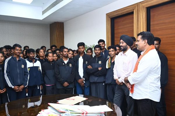 बस्तर के विकास को गति देना हमारी प्राथमिकता : विजय शर्मा