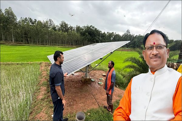 क्रेडा सी.ई.ओ. ने किया बस्तर संभाग के जिलों में स्थापित सौर संयंत्रों का औचक निरीक्षण