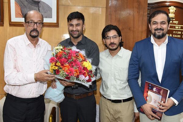 राज्यपाल श्री डेका से स्किल्स शाला फाउंडेशन के संचालक ने की सौजन्य भेंट