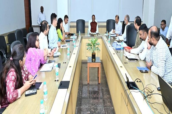  नहीं चलेगी 'पेशी पर पेशी': मुख्यमंत्री श्री विष्णुदेव साय ने कलेक्टर्स और संभाग आयुक्तों को दिए स्पष्ट निर्देश