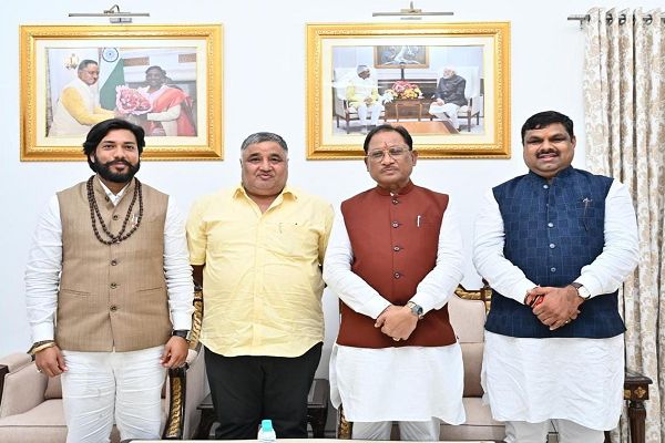  मुख्यमंत्री श्री साय ने श्री गजेंद्र यादव, श्री गुरु खुशवंत साहेब एवं श्री राजेश अग्रवाल को दी शुभकामनाएँ