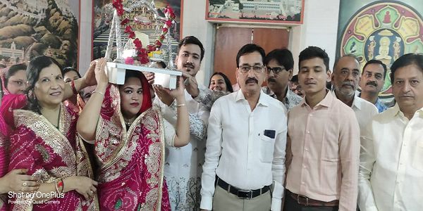 अष्टप्रकारी पूजा कर मनाया गया महावीर जन्मोत्सव