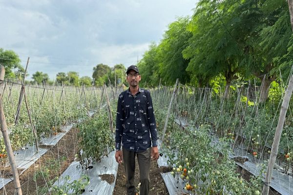  किसान हितैषी सरकार की योजनाओं से बन रहे स्वालंबी