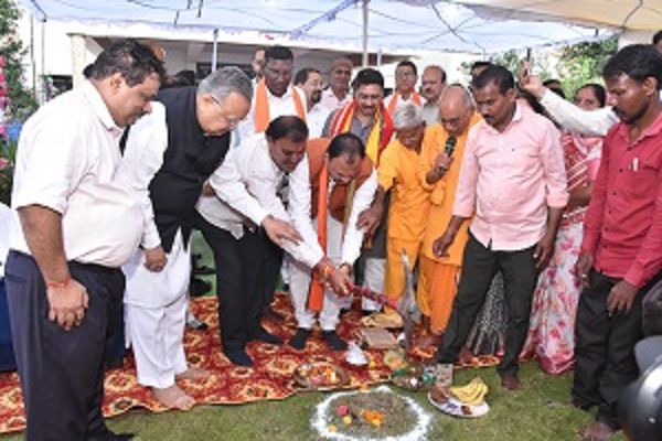 राजनांदगांव में ट्रॉमा सेंटर एवं भारत रत्न स्वर्गीय अटल बिहारी वाजपेयी की आदमकद प्रतिमा स्थापना के लिए भूमिपूजन