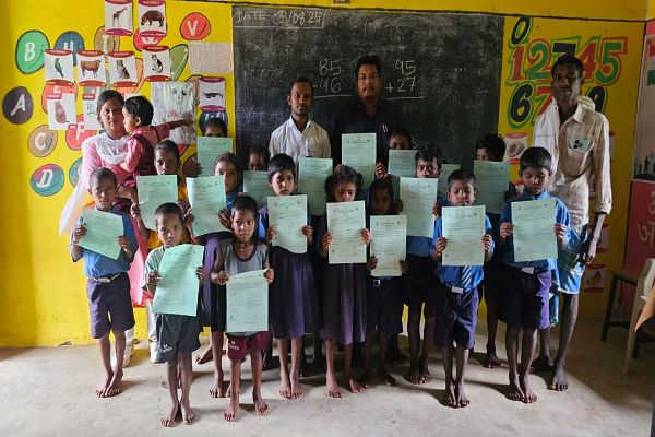  दूरस्थ अंचल के ग्राम मूंगवाल के 50 बच्चों का बना जन्म प्रमाण पत्र
