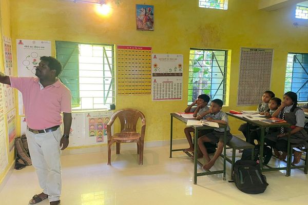 युक्तियुक्तकरण से स्कूलों को मिले नए शिक्षक