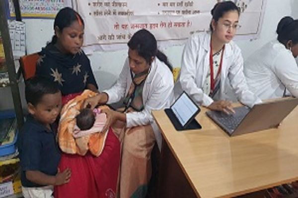 आंगनबाड़ी एवं शासकीय विद्यालयों के 95 बच्चों का निःशुल्क हृदय रोग जांच किया गया