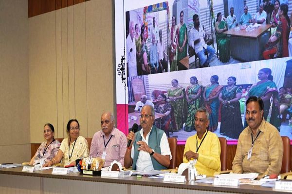 दिव्यांग बच्चों की मदद के लिए समाज आगे आए : बृजमोहन अग्रवाल