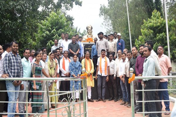  वन मंत्री श्री केदार कश्यप ने किया भारत रत्न विश्वेश्वरैया को नमन