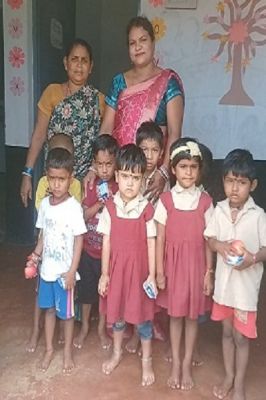 पंचायत सचिव ने अपने जन्मदिन पर बच्चों के संग साझा की खुशियां