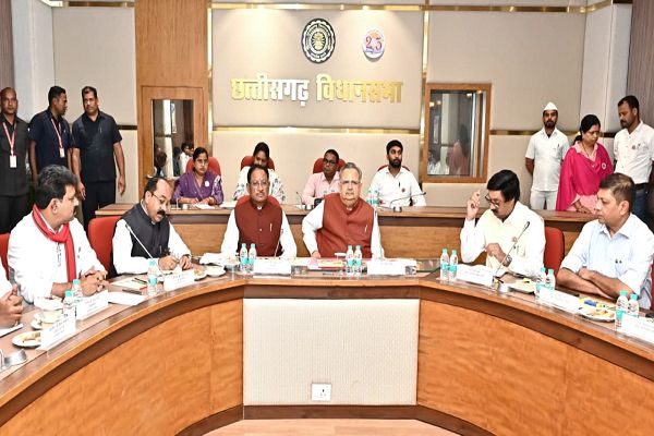  प्रधानमंत्री श्री नरेन्द्र मोदी के छत्तीसगढ़ आगमन की तैयारियों को लेकर उच्च स्तरीय बैठक सम्पन्न