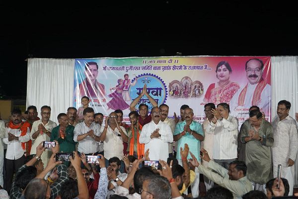  डिप्टी सीएम अरुण साव ने सपत्निक  पूजा अर्चना कर गरबा महोत्सव का शुभारंभ किये