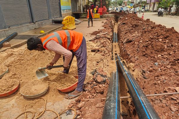 बस्तर दशहरा : रथ परिक्रमा पथ पर अंडरग्राउंड वायरिंग का कार्य तेज, 5.19 करोड़ की लागत से हो रहा निर्माण