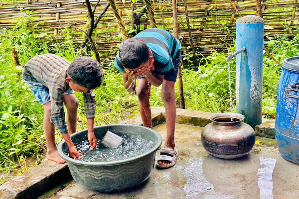 नक्सल प्रभावित अचकट गांव में हर घर पहुंचा पीने का शुद्ध पानी 