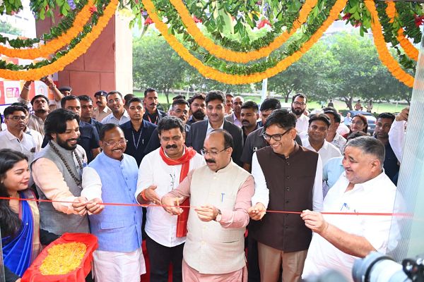  छत्तीसगढ़ में रजिस्ट्री हुई &ldquo;स्मार्ट&rdquo;, नवा रायपुर में देश का पहला अत्याधुनिक स्मार्ट पंजीयन कार्यालय शुरू