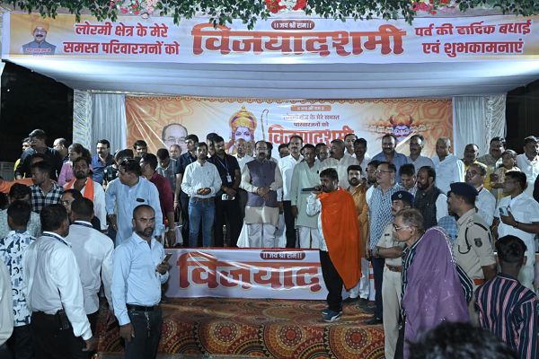  उप मुख्यमंत्री अरुण साव मुंगेली और लोरमी में आयोजित विजयादशमी उत्सव में हुए शामिल