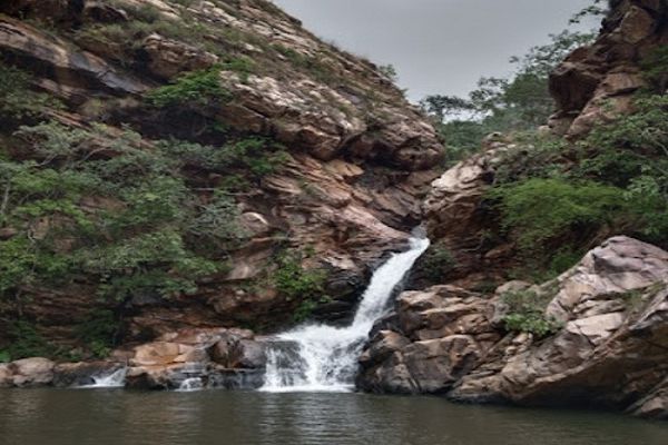  दमउदहरा: प्रकृति, आस्था और इतिहास का अद्भुत संगम