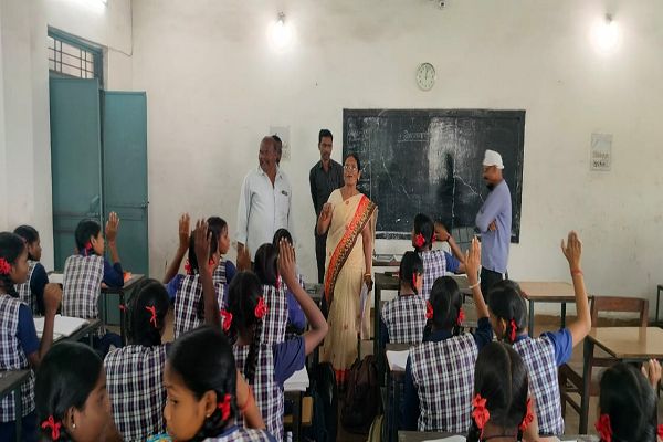  मुख्यमंत्री शिक्षा गुणवत्ता अभियान के तहत रायगढ जिले के सभी 2271 शालाओं में चलेगा समाजिक अंकेक्षण