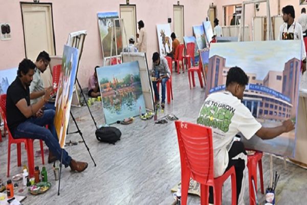 चित्रकारों ने कराया रंगों से छत्तीसगढ दर्शन