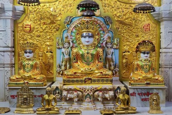 21 की रात्रि भगवान महावीर स्वामी का निर्वाण मंत्रोच्चार व 22 को चढ़ेगा निर्वाण लड्डू