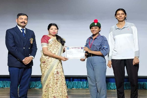 आदर्श विद्यालय की शुभी शुक्ला ने शूटिंग प्रतियोगिता में प्राप्त किया प्रथम स्थान