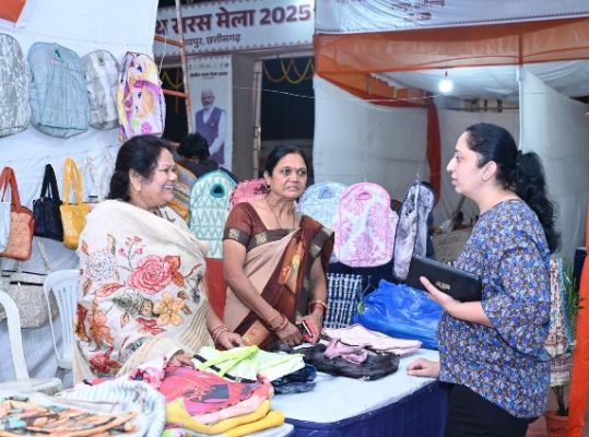 सरस मेला 2025 में 17 राज्यों की स्व सहायता समूह की महिलाओं ने लिया भाग