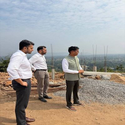 वित्त मंत्री श्री ओ.पी.चौधरी ने किया गजमार पहाड़ के सौंदर्यीकरण कार्यों का निरीक्षण