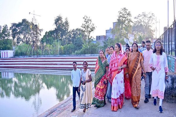 छठ पर्व की तैयारी का लिया जायजा &ndash; मंत्री श्रीमती लक्ष्मी राजवाड़े ने किया भटगांव छठ घाट का निरीक्षण