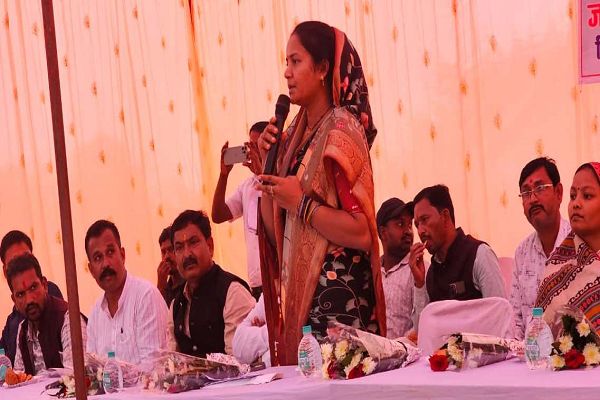 मंत्री श्रीमती लक्ष्मी राजवाड़े ने लांजित में जलाशय जीर्णाेद्धार कार्य का किया भूमिपूजन