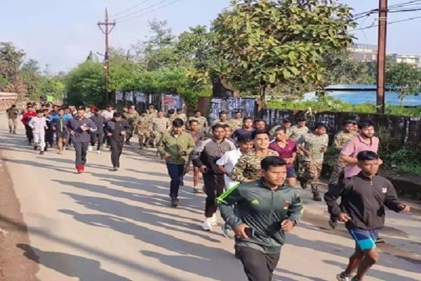 CRPF जवानों ने जगदलपुर में लगाई दौड़