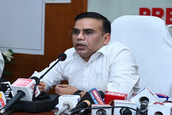  प्रेस विज्ञप्ति : छत्तीसगढ़ में मतदाता सूची के गहन पुनरीक्षण का शुरुआत! राजनीतिक दलों के साथ सीईओ ने की महत्वपूर्ण बैठक तथा विभिन्न मीडिया संस्थानों के साथ प्रेस वार्ता