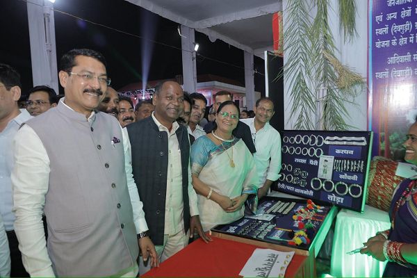  डॉ. भीमराव अंबेडकर ओपन थियेटर मैदान में जिला स्तरीय राज्योत्सव समारोह का हुआ आगाज