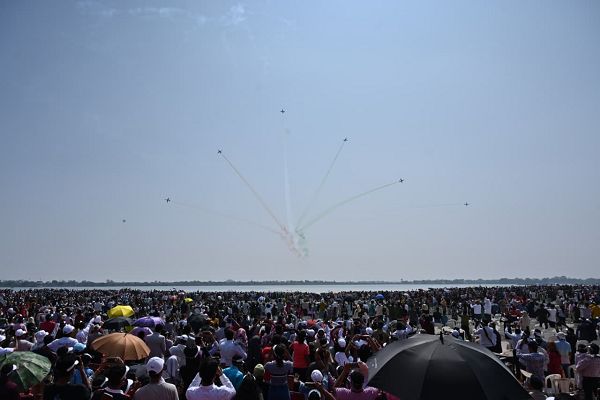 सेंध जलाशय के ऊपर आसमान में गूंजा 'जय जोहार' और 'छत्तीसगढ़िया सबले बढ़िया'