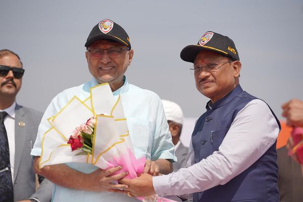 राज्योत्सव पर वायु सेना की टीम का रोमांचक एयर शो, सेंध जलाशय के ऊपर आसमां में गूंजा 'जय जोहार' और 'छत्तीसगढ़िया सबले बढ़िया'