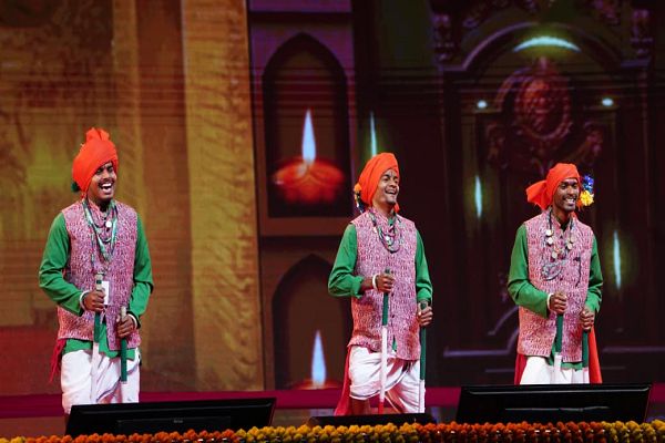 राज्योत्सव के मंच पर छत्तीसगढ़ी रंग और सुरों की गूंज