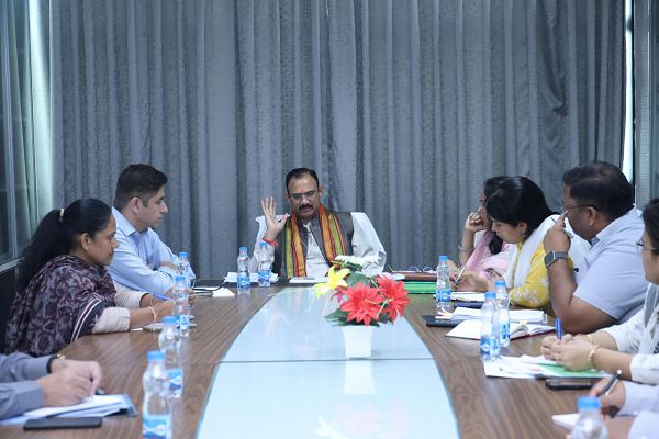 स्वास्थ्य मंत्री श्री श्याम बिहारी जायसवाल ने की विभागीय योजनाओं की समीक्षा