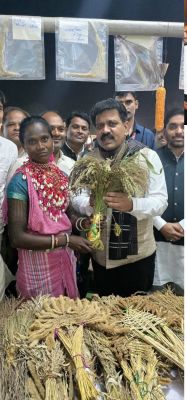 उपमुख्यमंत्री श्री शर्मा ने भारत की मिलेट्स क्वीन लहरी बाई बैगा को किया सम्मानित