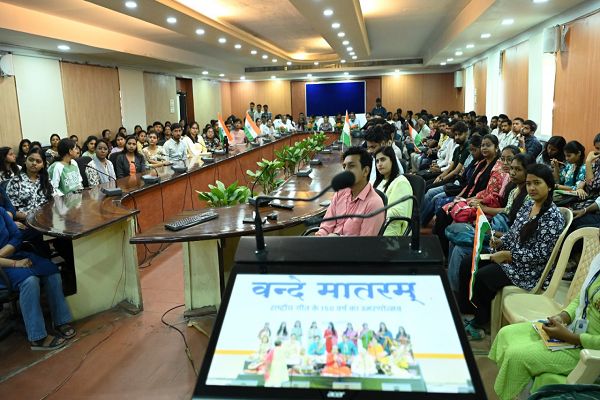 कृषि महाविद्यालय, रायपुर में किया गया &ldquo;वंदे मातरम&rdquo; के 150वें वर्ष समारोह का सीधा प्रसारण