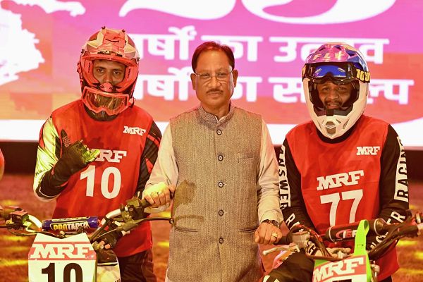  राष्ट्रीय सुपरक्रॉस बाइक रेसिंग चैंपियनशिप-2025 का रोमांच रायपुर में : मुख्यमंत्री श्री विष्णु देव साय ने बढ़ाया युवाओं का हौसला
