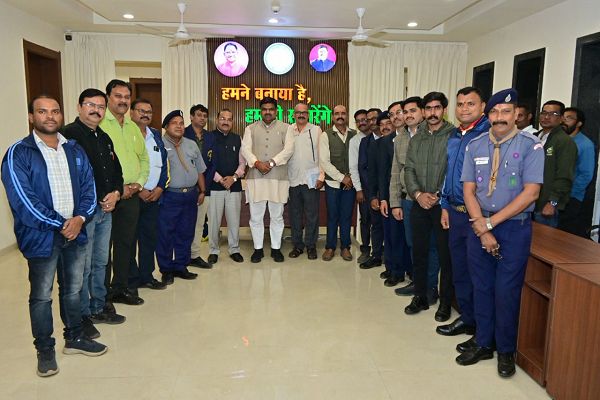  प्रथम राष्ट्रीय रोवर-रेंजर जंबूरी की तैयारियों हेतु शिक्षा मंत्री श्री गजेन्द्र यादव की अध्यक्षता में समीक्षा बैठक संपन्न