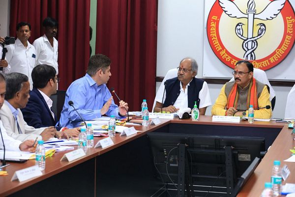 स्वास्थ्य मंत्री श्री श्याम बिहारी जायसवाल ने पंडित नेहरू चिकित्सा महाविद्यालय और डीकेएस अस्पताल के स्वशासी समिति के सामान्य सभा की ली बैठक, लिए कई महत्वपूर्ण निर्णय