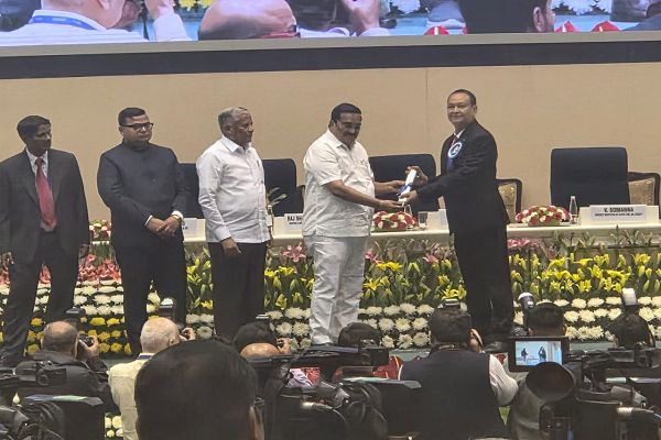 जल शक्ति जन भागीदारी अभियान 1.0 के अंतर्गत सूरजपुर जिले को उत्कृष्ट प्रदर्शन के लिए 25 लाख रूपये की पुरस्कार राशि की गई प्रदान