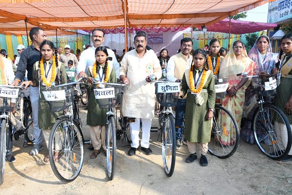 निशुल्क सरस्वती सायकल योजना बेटियों के शिक्षा की गुणवत्ता में सहायक बनी - विनय साहू