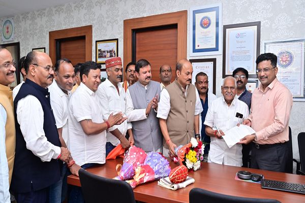 श्री डोमनलाल कोर्सेवाड़ा ने अनुसूचित जाति विकास प्राधिकरण के उपाध्यक्ष का पदभार ग्रहण किया