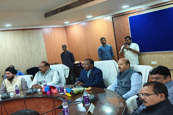  कृषि महाविद्यालय में पीएम मोदी के 'मन की बात' 128वें संस्करण का भव्य प्रसारण