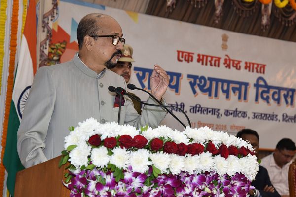 रायपुर : राज्यों की विविधताओं को राष्ट्रीय एकता एक सूत्र में पिरोती है - राज्यपाल श्री डेका