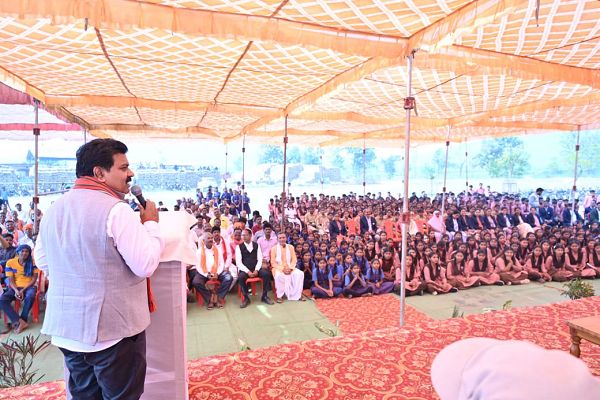 कबीरधाम में डिजिटल शिक्षा क्रांति का वनांचल तक विस्तार