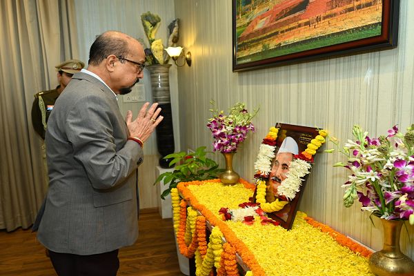 डॉ. राजेंद्र प्रसाद शुक्ल की जयंती पर राज्यपाल ने किया नमन