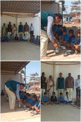  मड़ियापार में  नेवता भोज